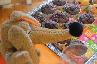 Foto von Schnuffi am Kuchenbuffett